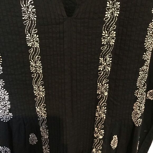 SOFT SURROUNDINGS Black ivory Paisley Embroidered Tunic Boho Top - Picture 2 of 5
